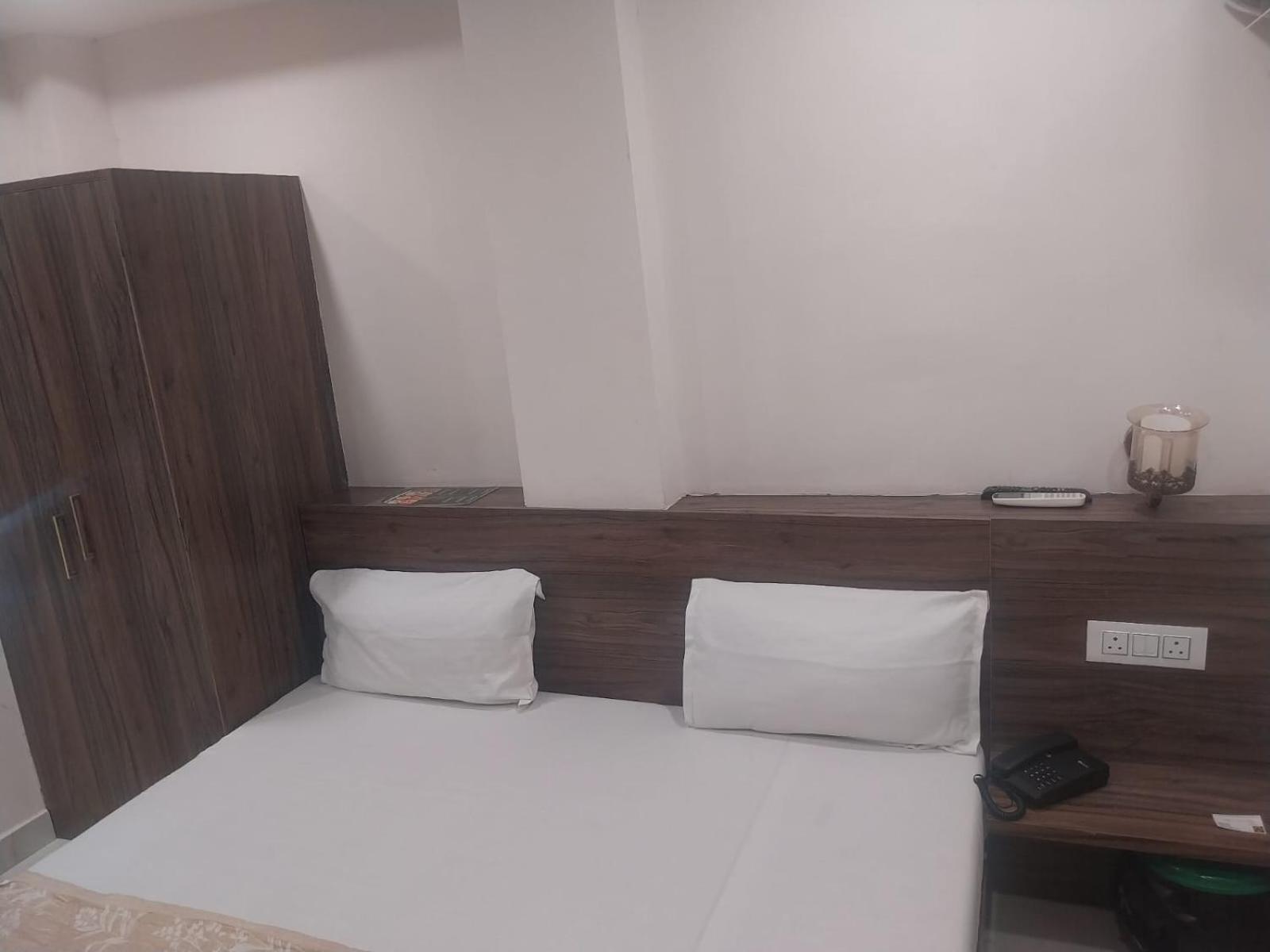 Hotel Rovers Inn Амритсар Экстерьер фото